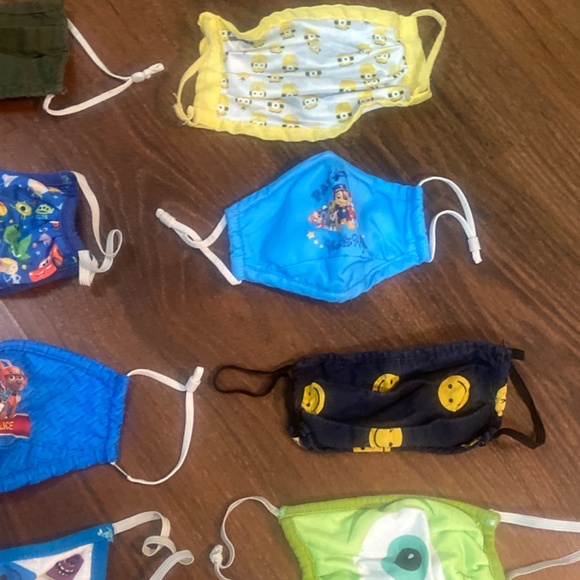18 KIDS FAVE MASKS COTTON DISNEY TOY STORY PIXAR MINIONS DINOSAURS PAW PATROL - Picture 4 of 9